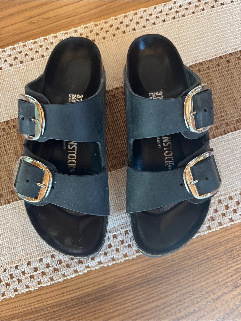Big Buckle Birkenstock Arizona Sandals. Size 37